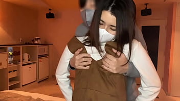 Kleine schattige Japanse vriendin krijgt een creampie zonder toestemming