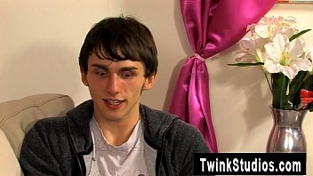 Homosexuell Video Colby London hat einen Mann-Fleisch-Fetisch und er hat keine Angst davor