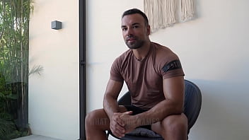 'I'm Straight. I Like Pussy' Married Beefcake Oliver Ended up Sucking my Dick
