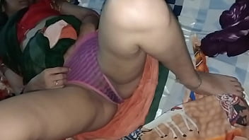 La estrella porno desi ragni bhabhi hace un video de sexo con su novio, una chica india caliente fue follada por su novio, un video indio xxx