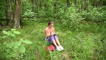 18 anos Fez um vídeo pornô na floresta para o aniversário do amante!