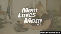 Amateur-mom loves housewife plus shag toys