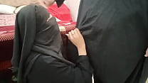 Пакистанская мачеха в хиджабе занимается сексом со своим пасынком