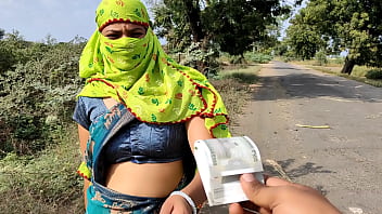 Gab Komal 2.000.000 Rupien, brachte sie zur Lodge und fickte sie ohne Kondom.