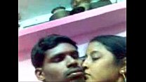 La caliente típica del sur de India Bhavi invitó a una ex amante para el sexo duro